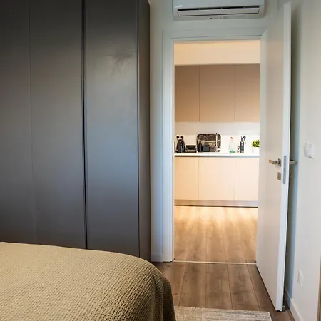 Luxe One Apartment *